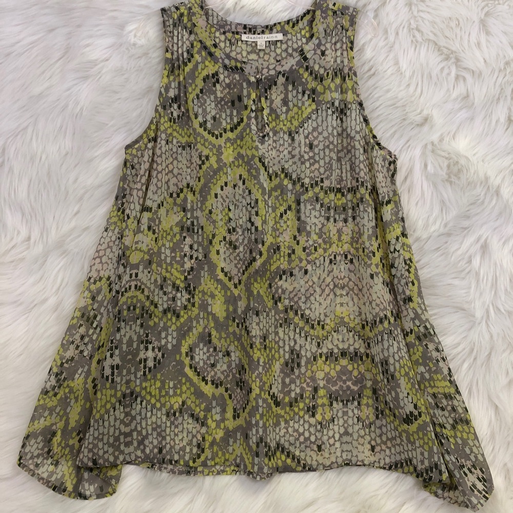 Daniel Rainn Sleeveless Print Blouse Size Medium